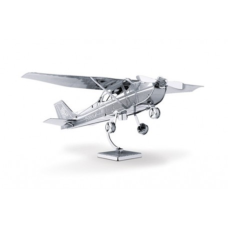 MetalEarth Aviation: CESSNA SKYHAWK 11.4x9.2x2.5cm, Metall 3D Modell mit 1 Blatt, auf Karte 12x17cm, 14+ Modellbausatz
