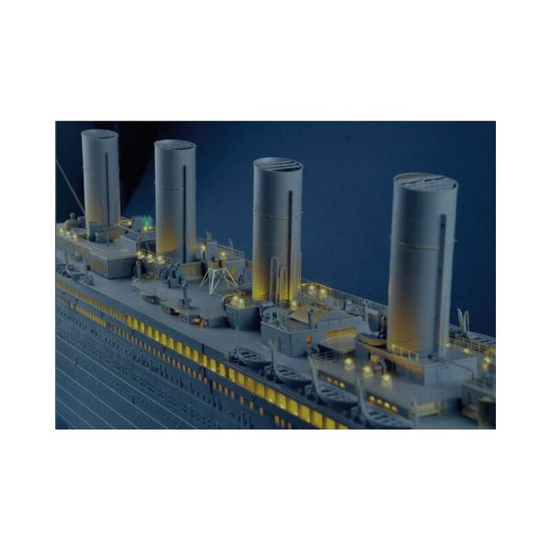 Titanic + LED-Leuchten, Europa Exclusive