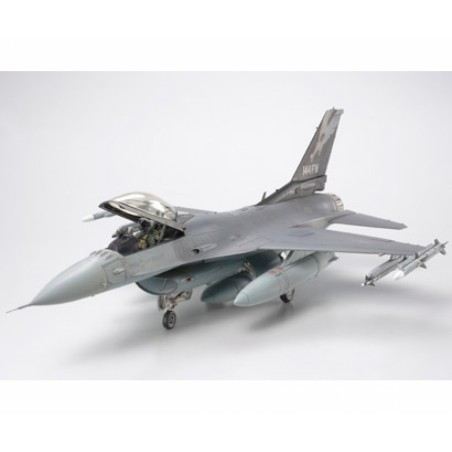 Lockheed Martin F-16C (Block 25/32) <p>Modellbausatz</p>
